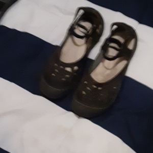 Flower shoes, and black 1,set cushion memory foam.